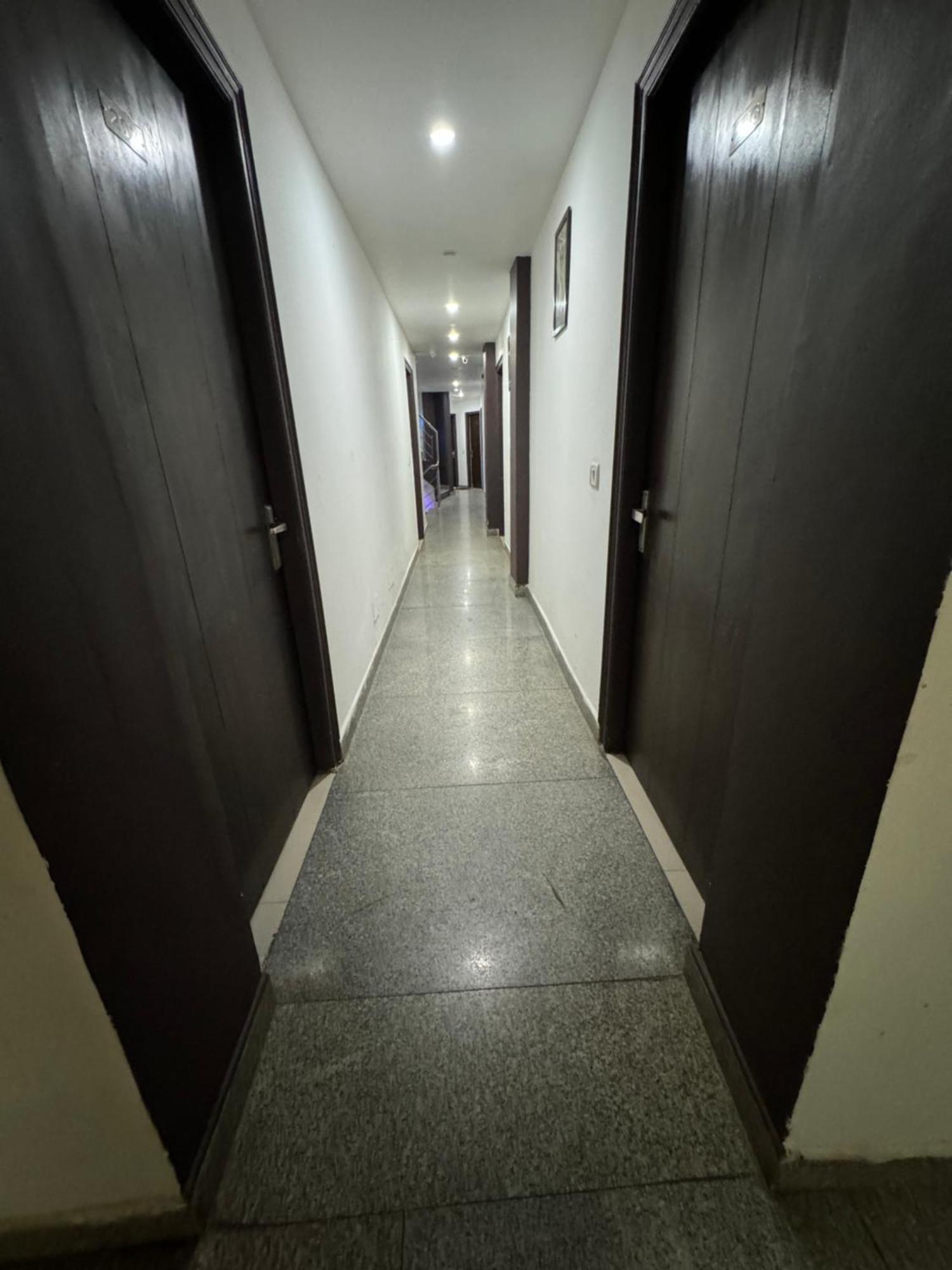 Airport Hotel Port View ニューデリー エクステリア 写真