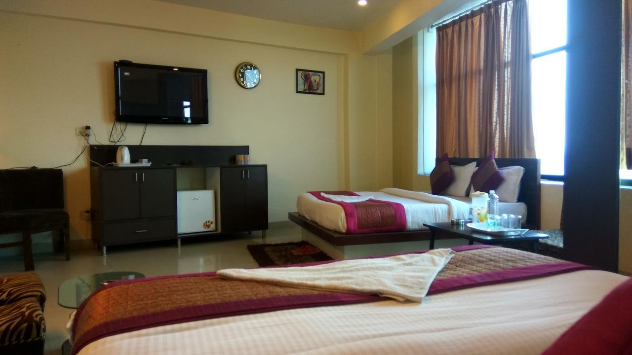 Airport Hotel Port View ニューデリー エクステリア 写真